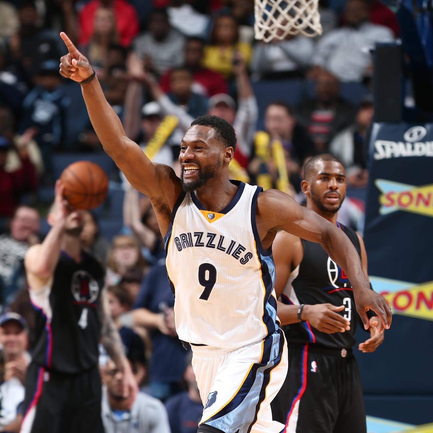 灰熊绝杀菲律宾男篮，哈里斯惊艳世界