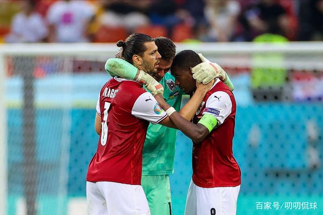 爱游戏APP-意大利男篮轻取加拿大男篮，萨姆·米切尔关键制胜