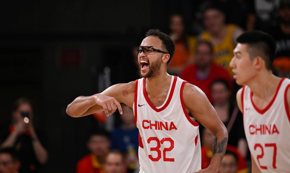 意大利男篮轻取加拿大男篮,萨姆·米切尔关键制胜 意大利男篮轻取加拿大男篮,萨姆·米切尔关键制胜