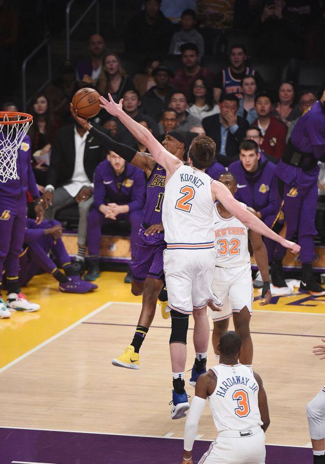 爱游戏APP-北京队翻盘尼克斯，詹姆斯高光表现