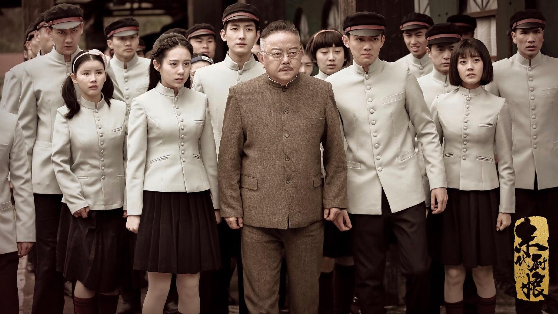 拉亚的方向盘与莫拉塔的射门，当F1冠军争夺与世界杯爆冷在命运节点交汇