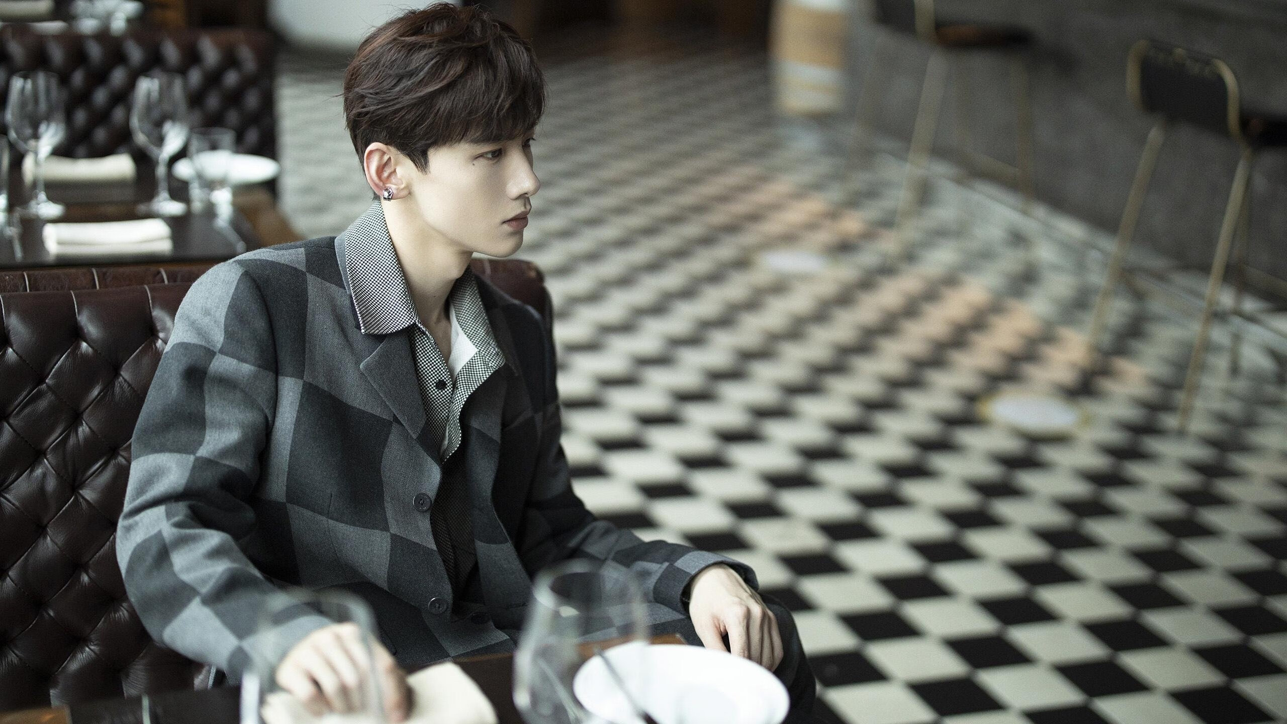 爱游戏官网-欧冠夜里的篮球轰鸣，当全球目光聚焦足球时，NBA上演了最沉默的狂胜